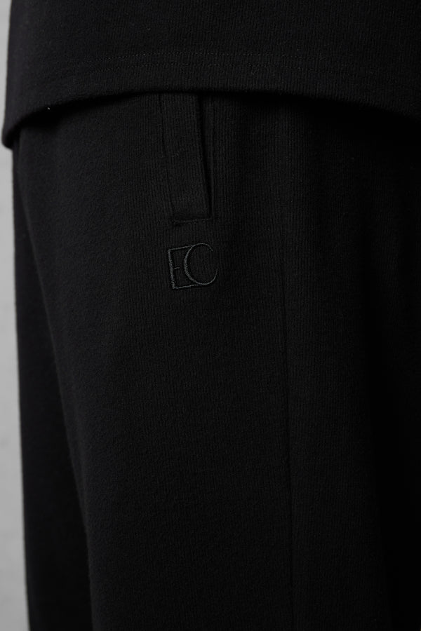 BLACK COMFY LOOSE SWEATPANTS