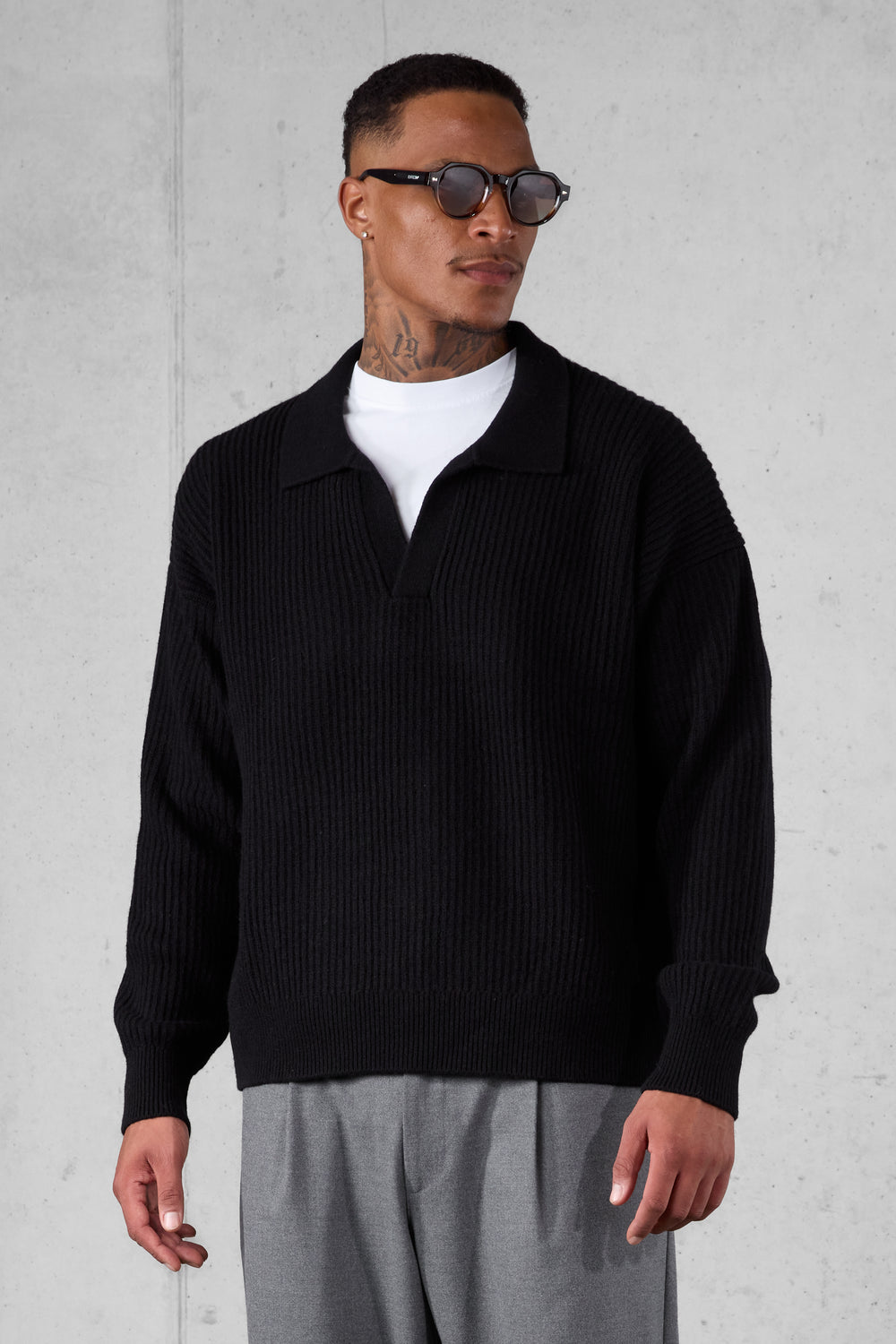 BLACK OVERSIZED KNIT POLO SWEATER