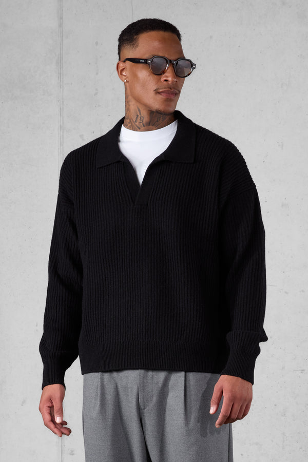 BLACK OVERSIZED KNIT POLO SWEATER