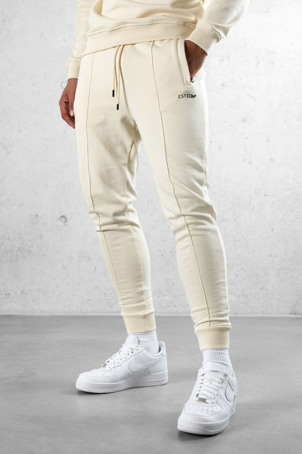 BEIGE ESSENTIAL SWEATPANTS