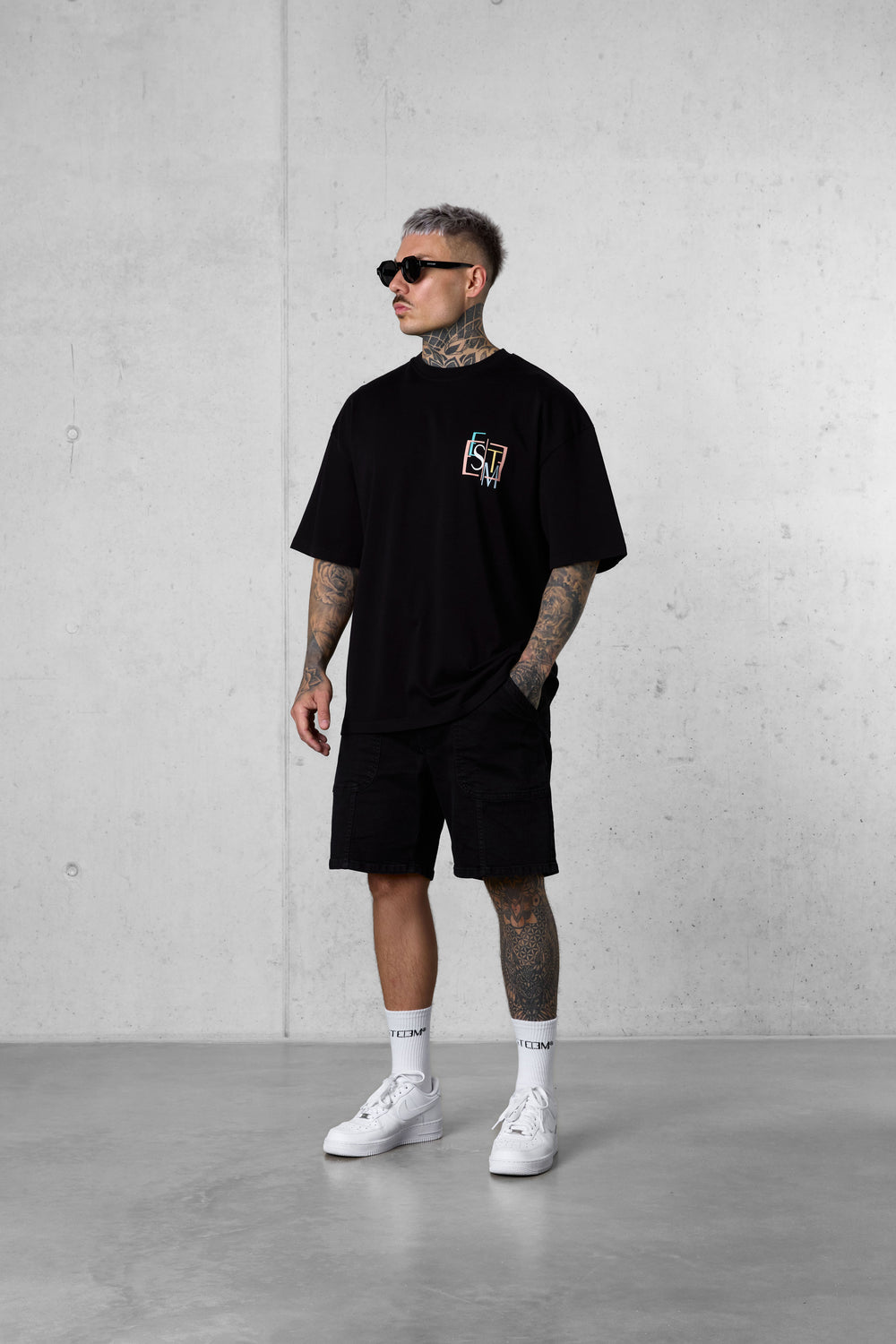 BLACK DECONSTRUCTED OVERSIZED TEE
