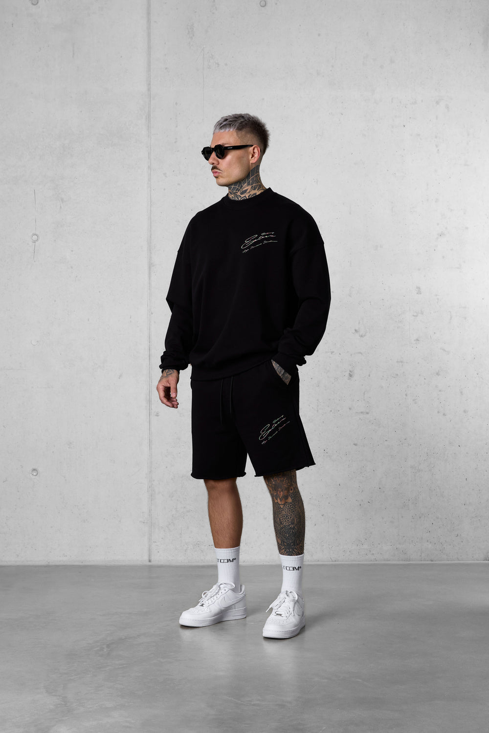BLACK HIGH STANDARD SIGNATURE OVERSIZED SWEATER