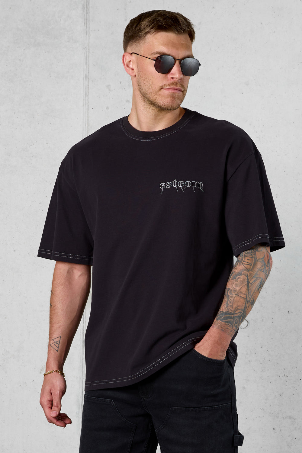 BLACK LOOP OVERSIZED TEE