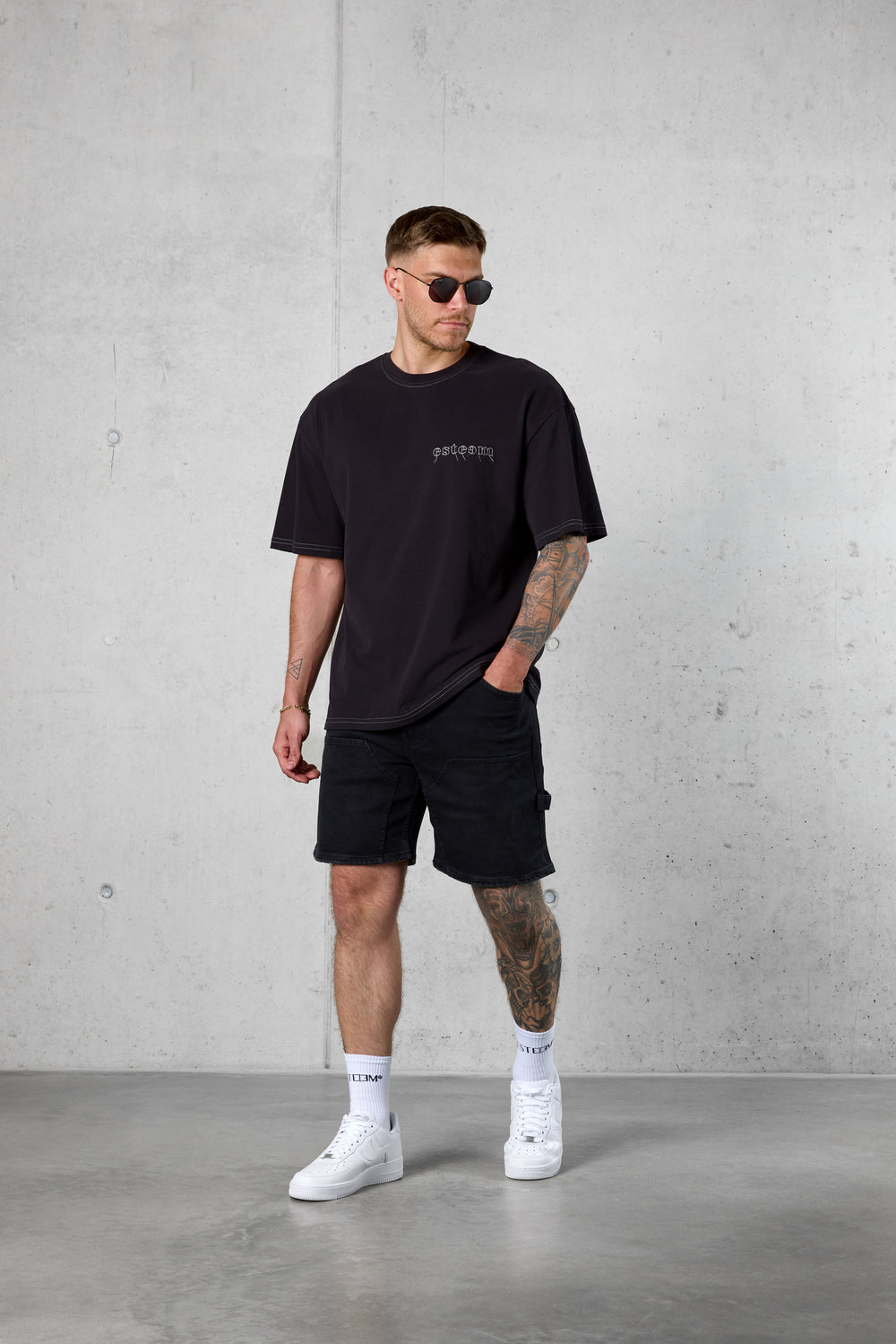 BLACK LOOP OVERSIZED TEE