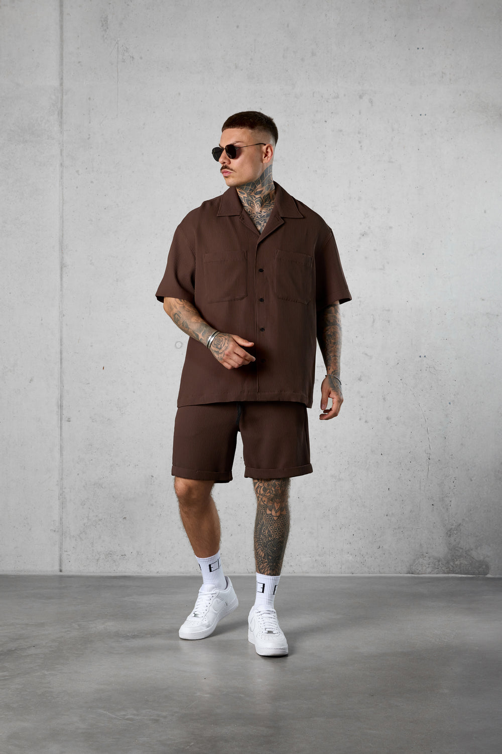 COFFEE PLEATED SHORTS