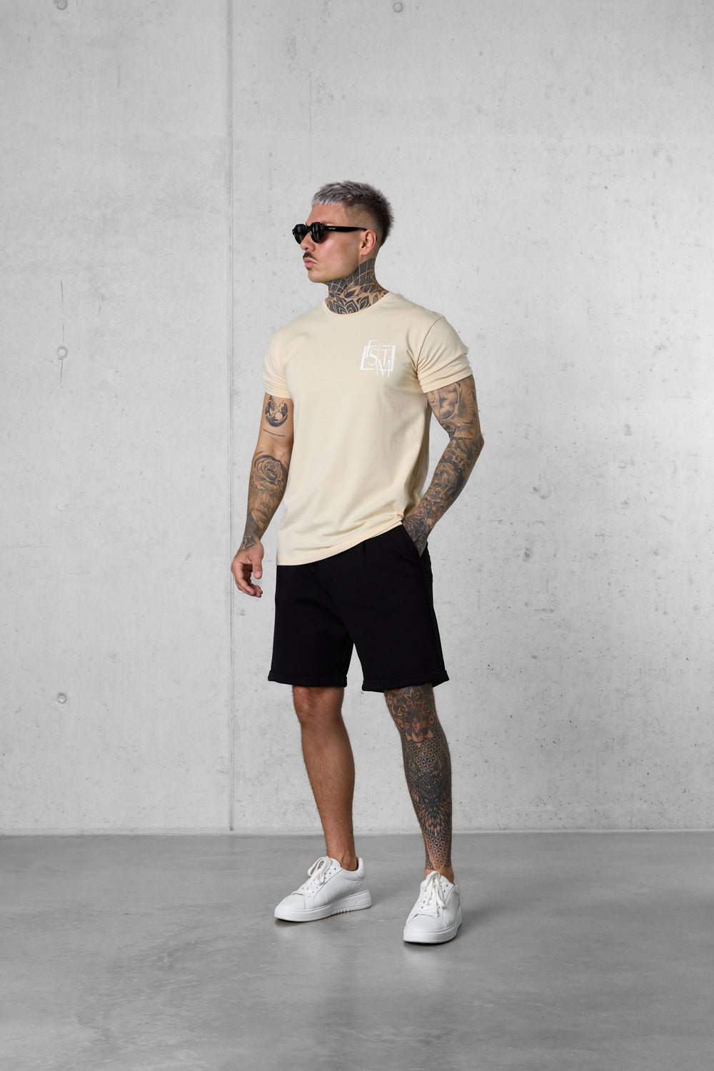 CREMEBRULEE DECONSTRUCTED LOGO TEE