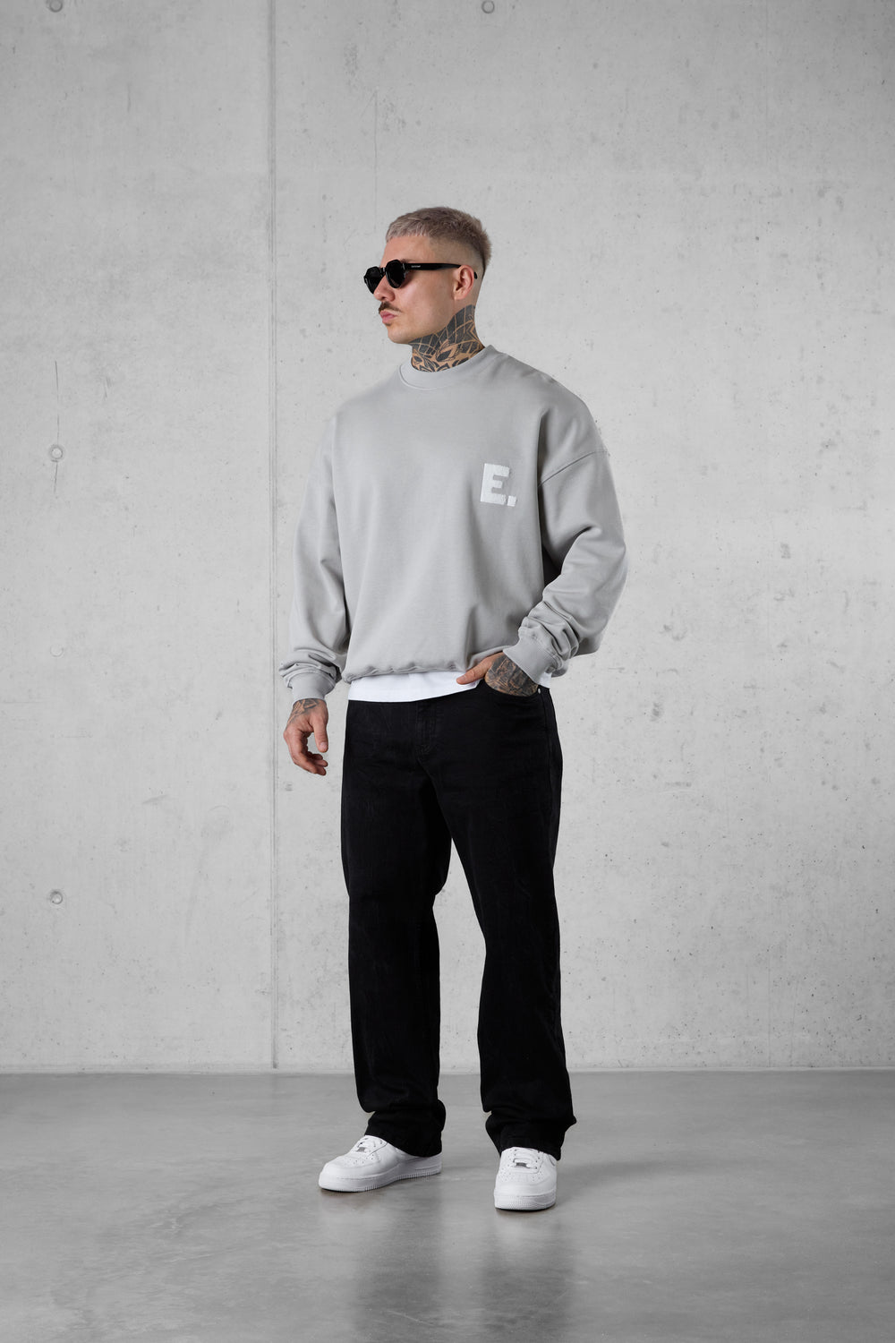 GREY E. STATEMENT OVERSIZED SWEATER