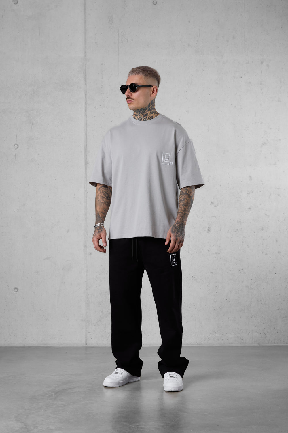 GREY E. STATEMENT OVERSIZED TEE