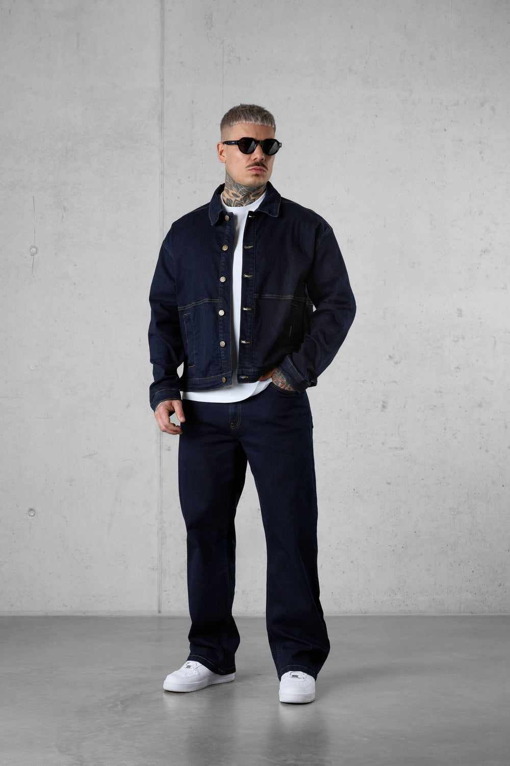 WASHED DARKBLUE CONTRAST LOOSE JEANS