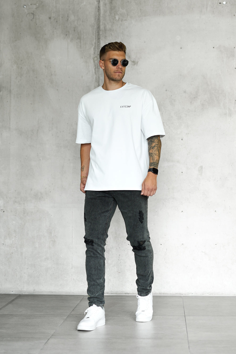 WASHED GREY DESTROYED STRAIGHT JEANS